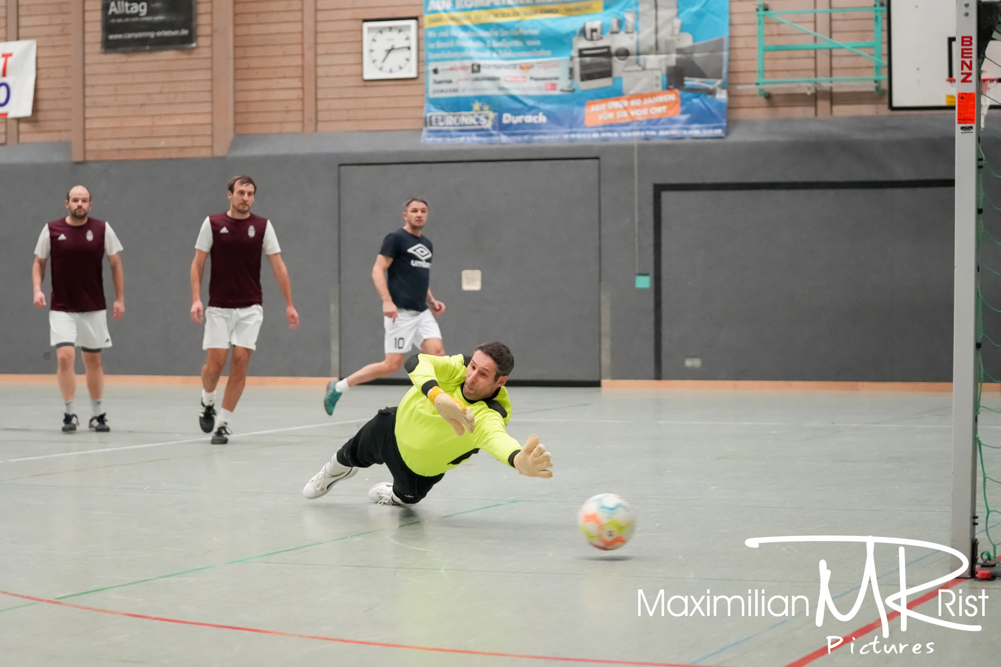 GER, Fussball,Adolf Waelder Pokal 2023, Tag 1, Hallenturnier, Spielzeit 2023/2024, FC Isny, AH Turnier, 12.01.24