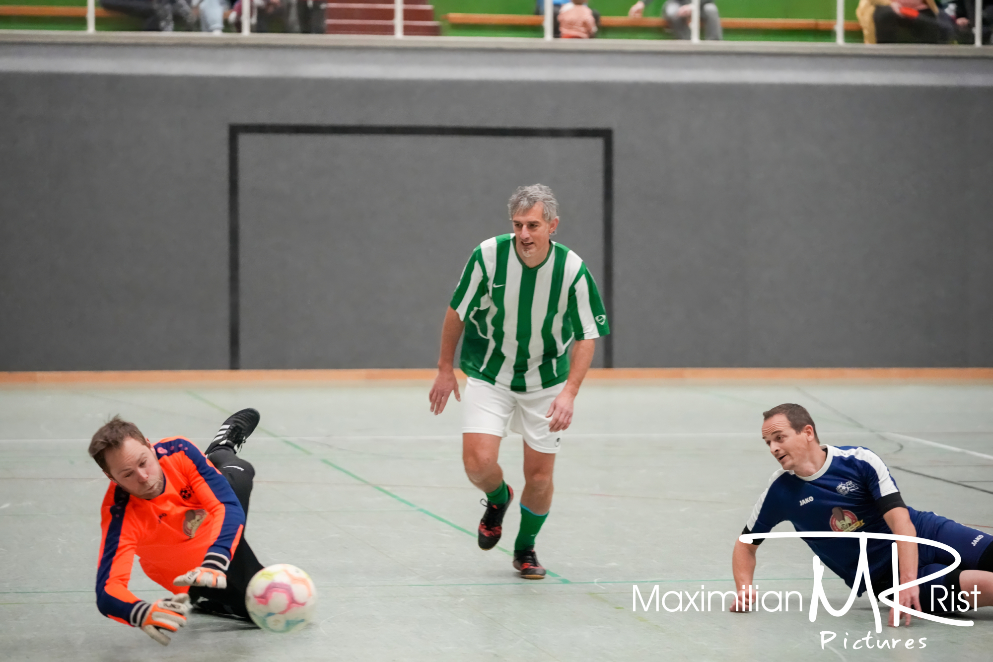 GER, Fussball,Adolf Waelder Pokal 2023, Tag 1, Hallenturnier, Spielzeit 2023/2024, FC Isny, AH Turnier, 12.01.24
