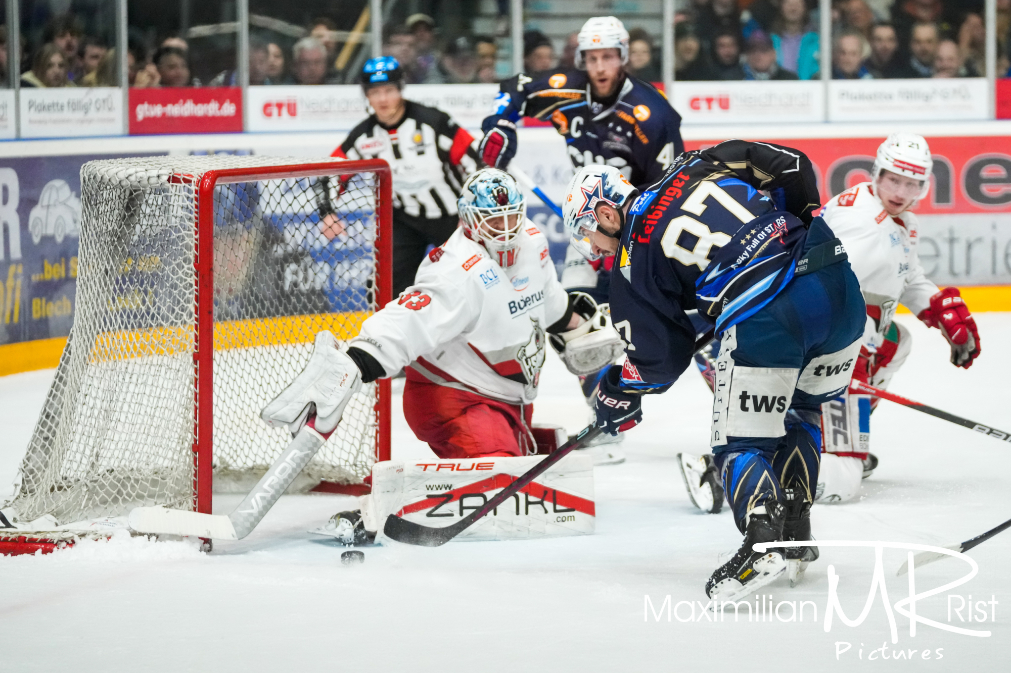 GER, Ravensburg Towerstars vs. Eisbaeren Regensburg, Eishockey, DEL2, Playoff Viertelfinale Spiel 2, Spielzeit 2024/2024,  15.03.24