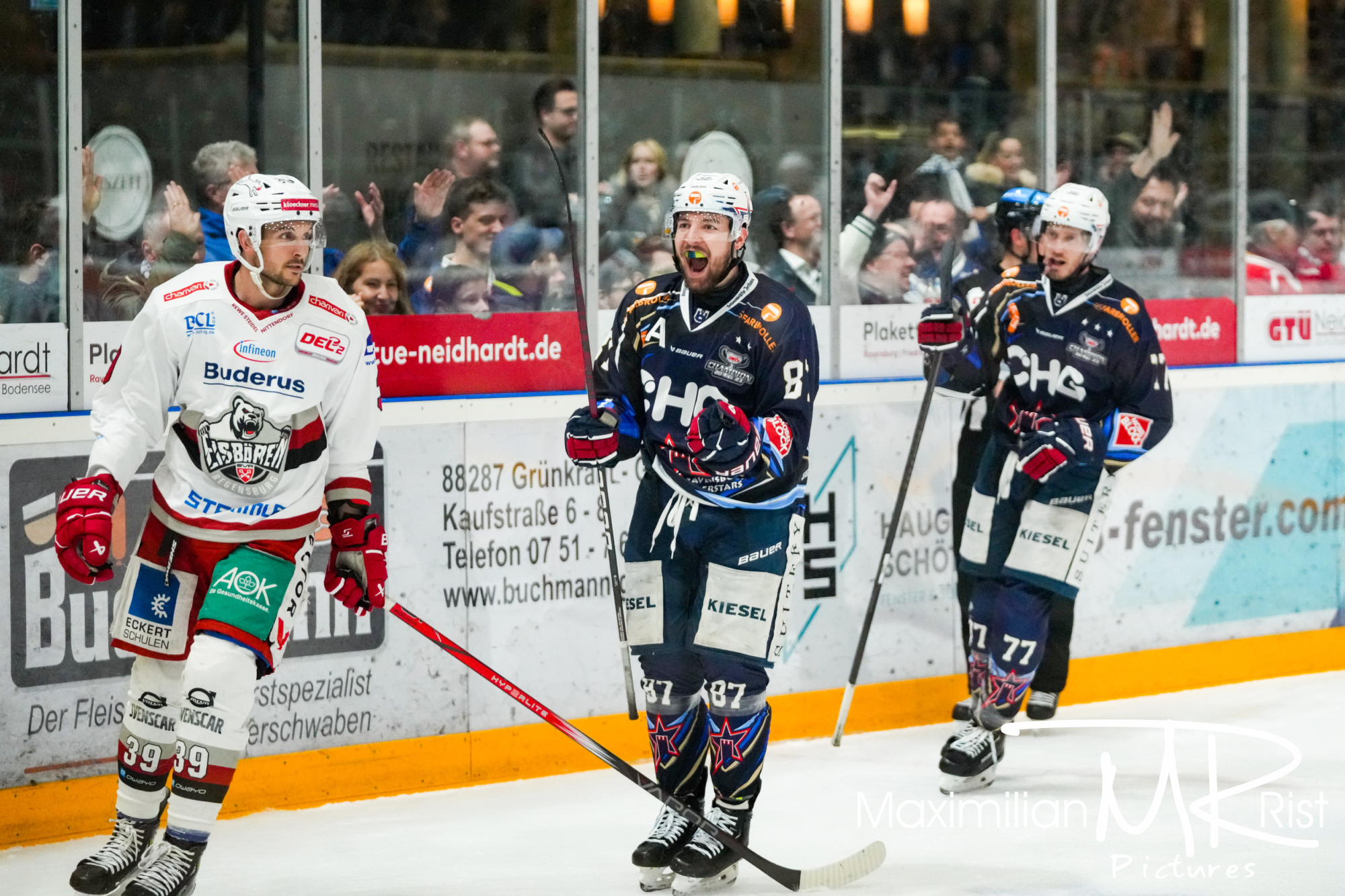 GER, Ravensburg Towerstars vs. Eisbaeren Regensburg, Eishockey, DEL2, Playoff Viertelfinale Spiel 2, Spielzeit 2024/2024,  15.03.24