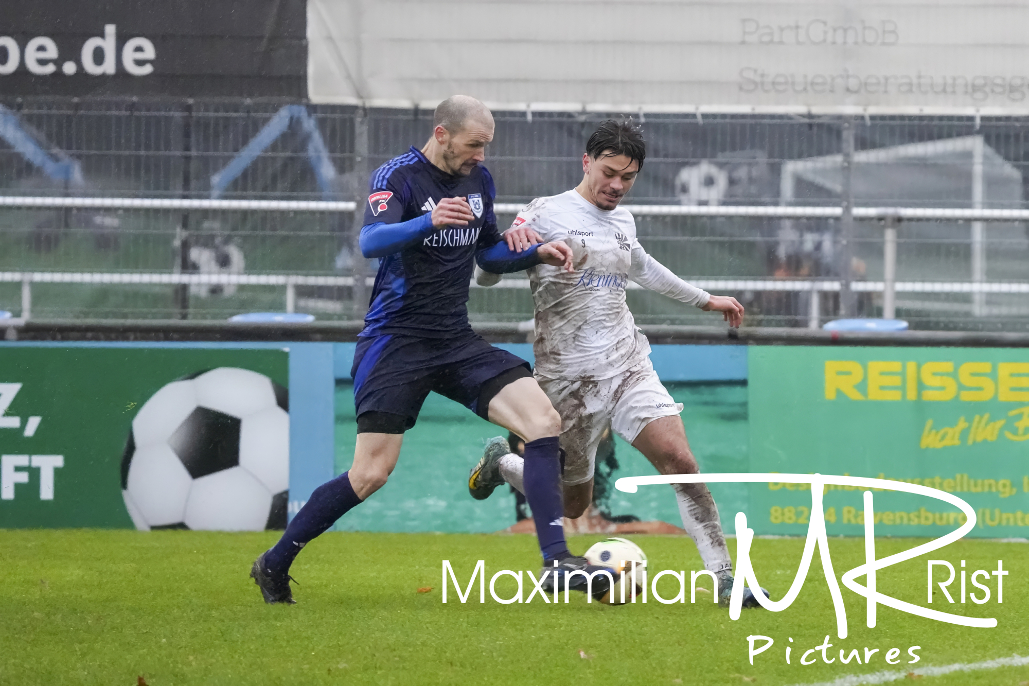 GER, FV Ravensburg vs. FC 08 Villingen II,, Fussball, Oberliga Baden-Wuerttemberg, 20. Spieltag, Spielzeit 2024/2025,   07.12.24