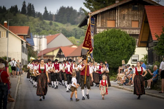 Hauchenbergringtreffen Missen - Marsch zum Zelt