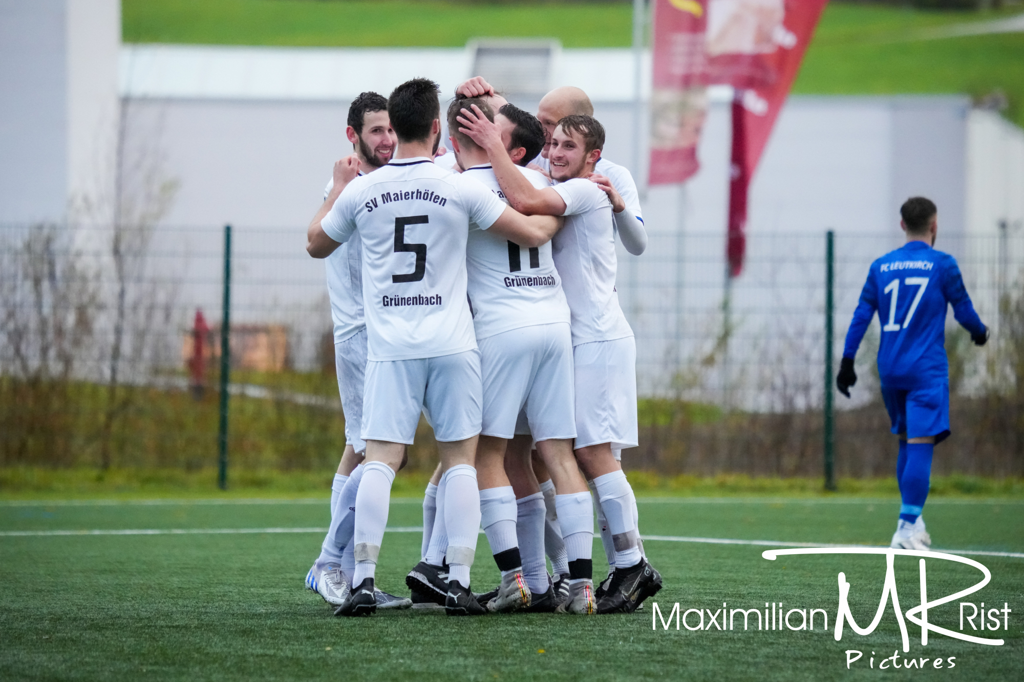 GER, SV Maierhoefen vs. FC Leutkirch, Fussball, Bezirksliga Bodensee, 17. Spieltag, Spielzeit 2023/2024, 19.11.23