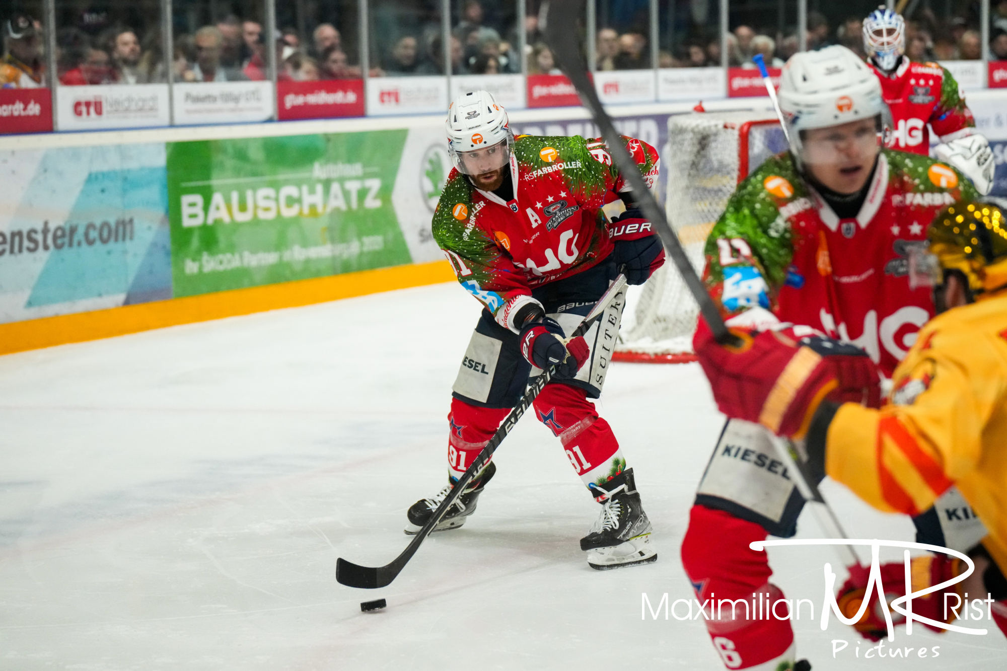 GER, Ravensburg Towerstars vs. ESV Kaufbeuren, Eishockey, DEL2, 32. Spieltag, Spielzeit 2024/2024,  30.12.23