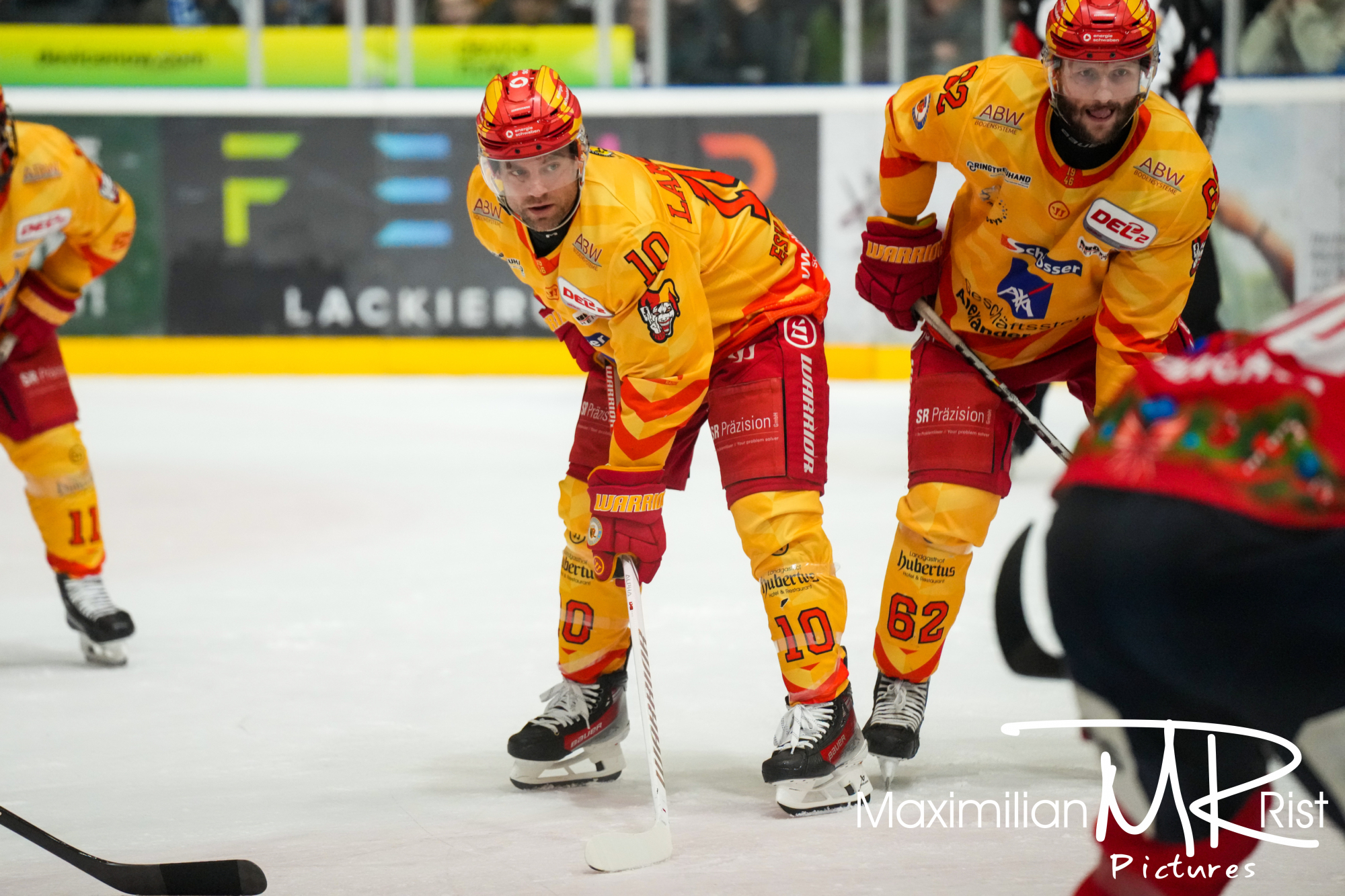 GER, Ravensburg Towerstars vs. ESV Kaufbeuren, Eishockey, DEL2, 32. Spieltag, Spielzeit 2024/2024,  30.12.23