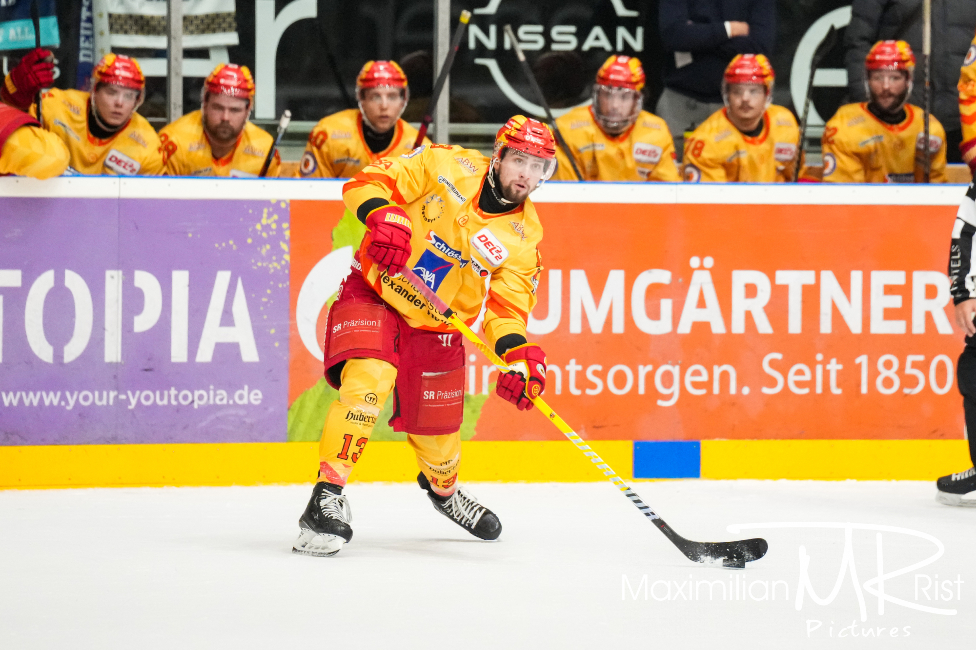 GER, Ravensburg Towerstars vs. ESV Kaufbeuren, Eishockey, DEL2, 32. Spieltag, Spielzeit 2024/2024,  30.12.23