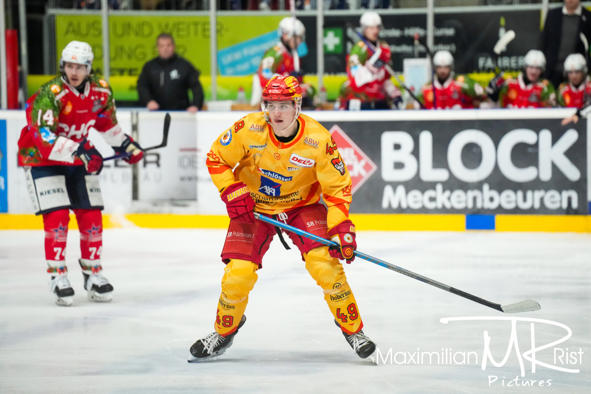 GER, Ravensburg Towerstars vs. ESV Kaufbeuren, Eishockey, DEL2, 32. Spieltag, Spielzeit 2024/2024,  30.12.23