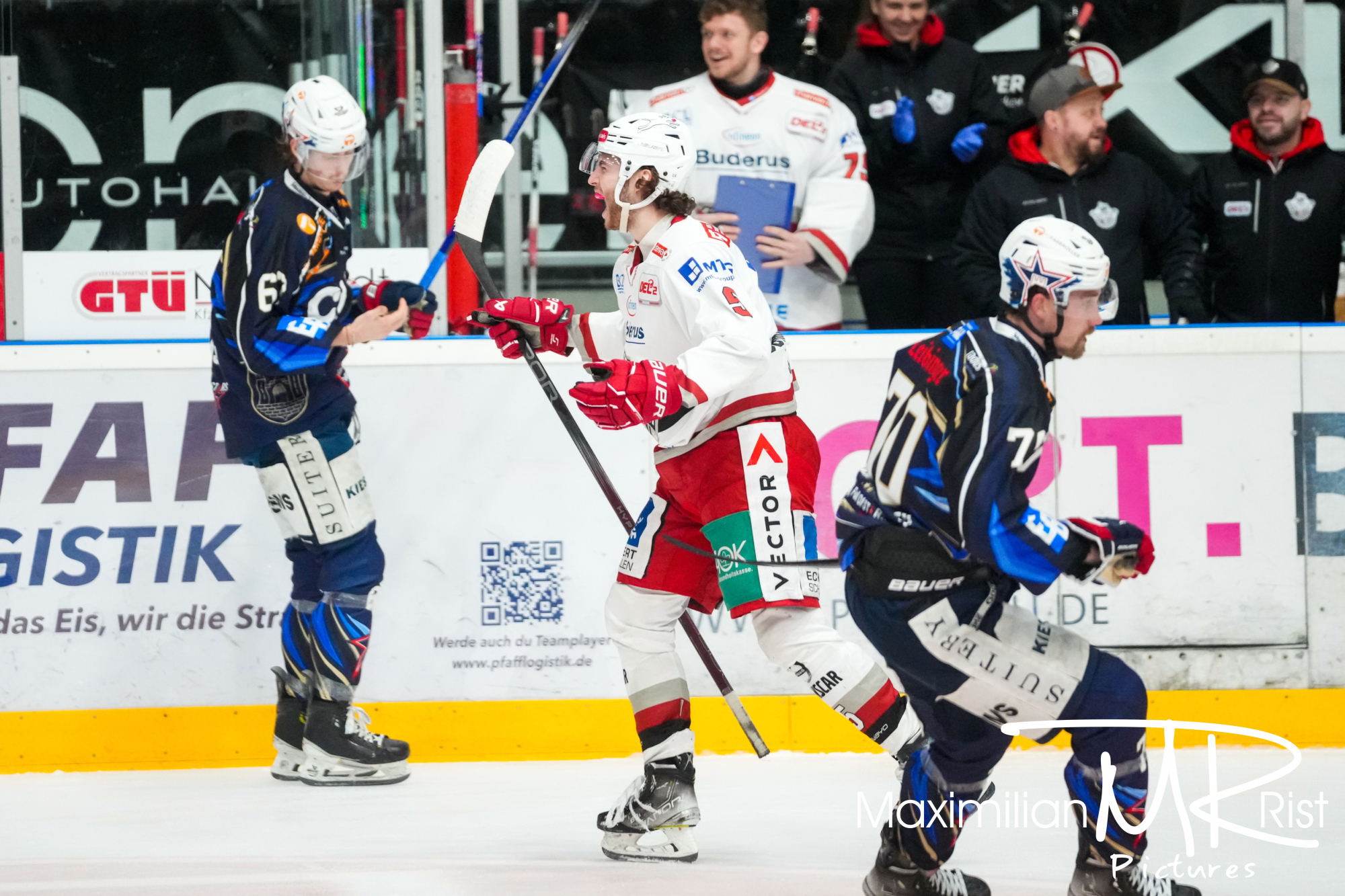 GER, Ravensburg Towerstars vs. Eisbaeren Regensburg, Eishockey, DEL2, Playoff Viertelfinale Spiel 2, Spielzeit 2024/2024,  15.03.24