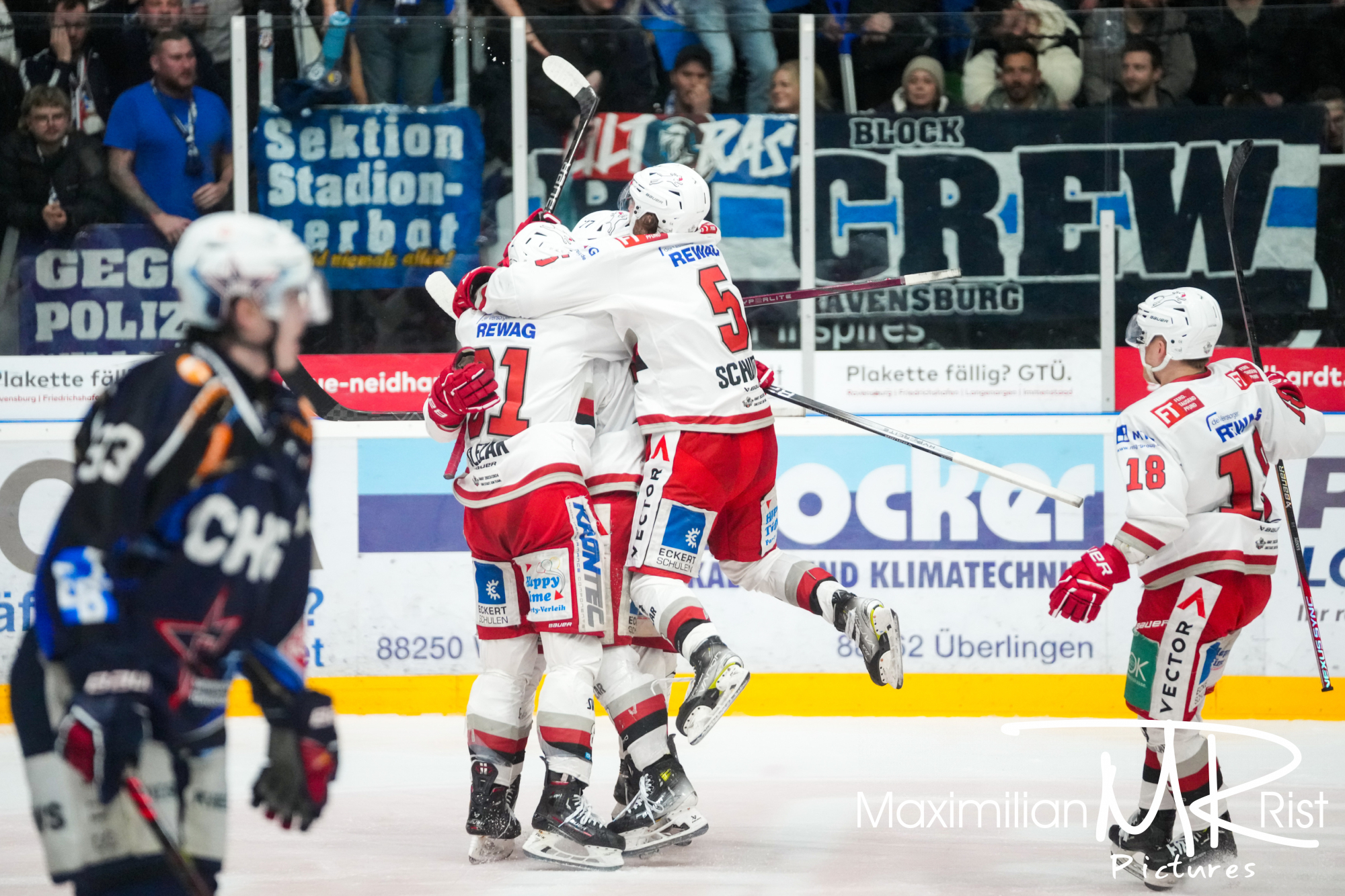 GER, Ravensburg Towerstars vs. Eisbaeren Regensburg, Eishockey, DEL2, Playoff Viertelfinale Spiel 2, Spielzeit 2024/2024,  15.03.24