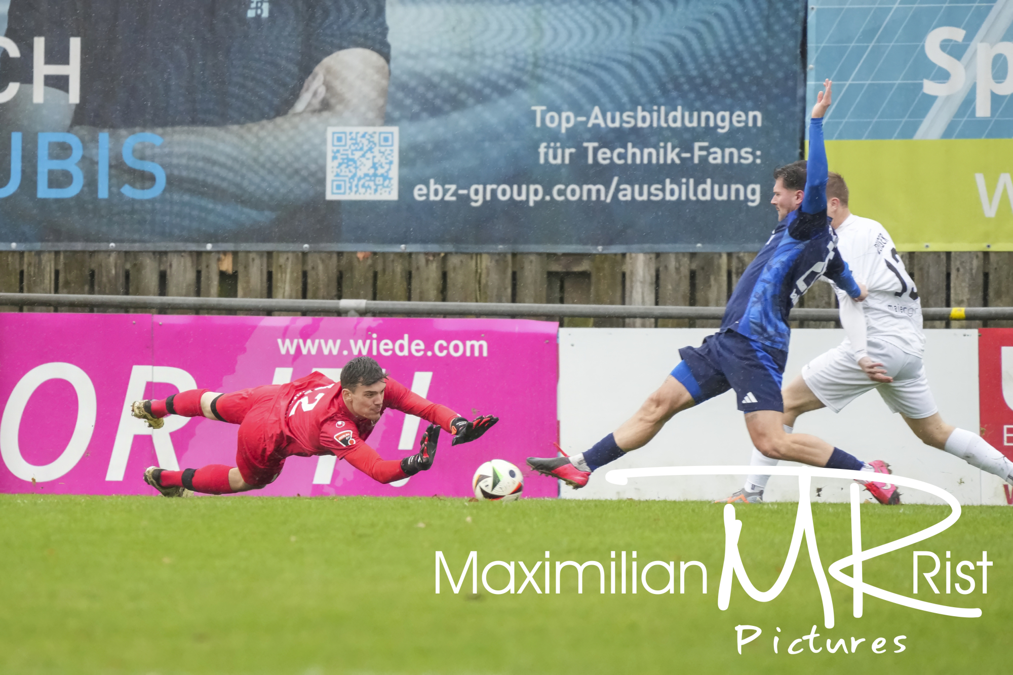 GER, FV Ravensburg vs. FC 08 Villingen II,, Fussball, Oberliga Baden-Wuerttemberg, 20. Spieltag, Spielzeit 2024/2025,   07.12.24