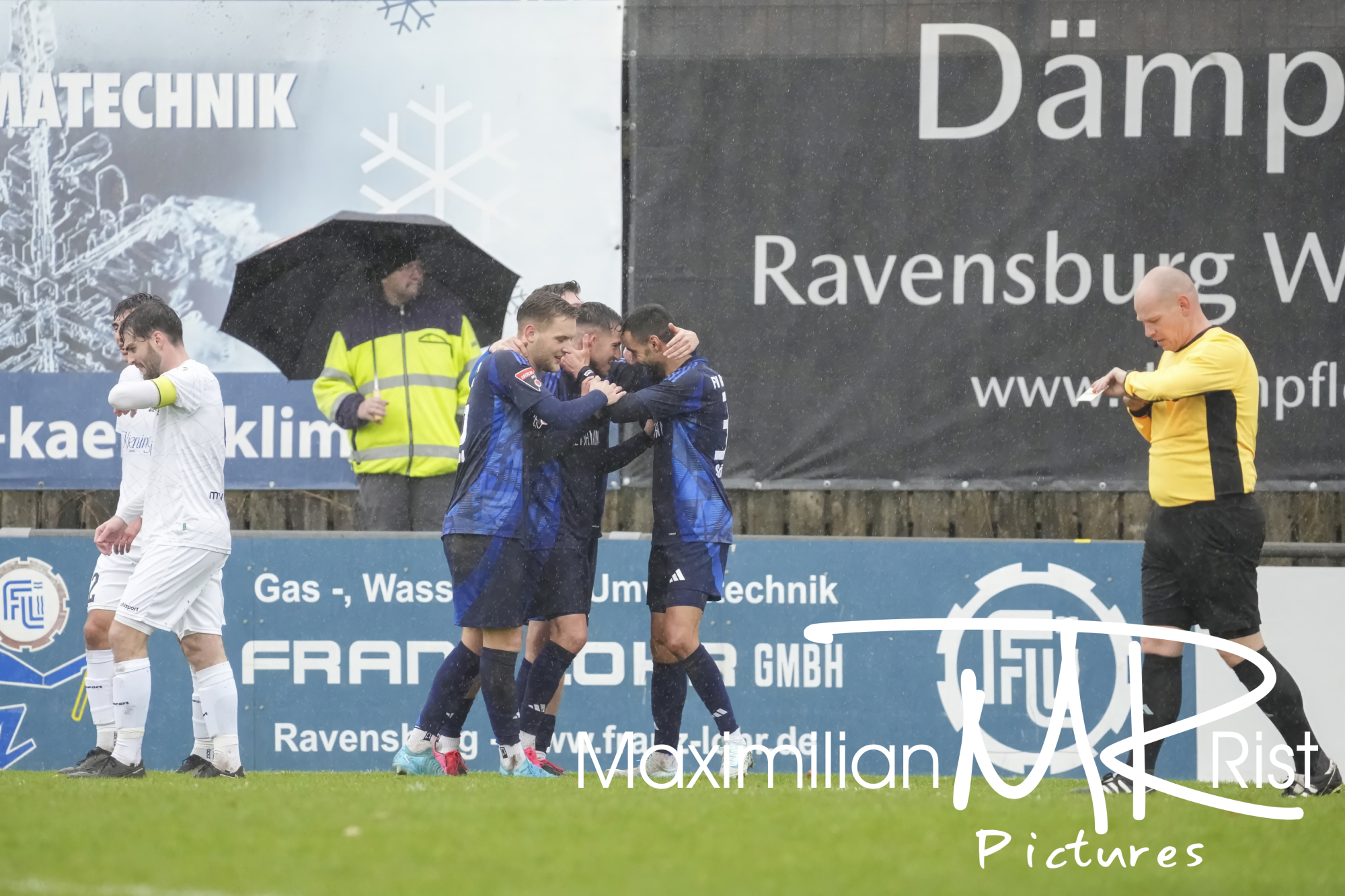 GER, FV Ravensburg vs. FC 08 Villingen II,, Fussball, Oberliga Baden-Wuerttemberg, 20. Spieltag, Spielzeit 2024/2025,   07.12.24
